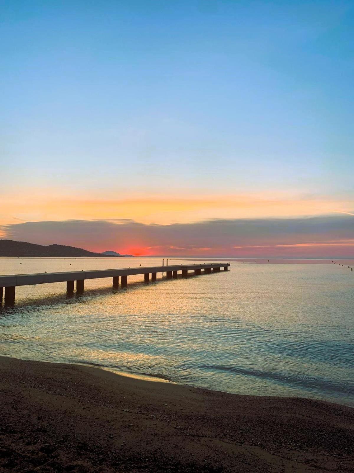 Reve D'Azur, Mazet En Bord De Mer, Parking, Piscine Partagee, Terrasse Bbq & Draps Inclus La Nartelle, 1 Salon, 1 Chambre, 1 Cuisine , 1 Sdb Σαιντ-Μαξίμ Εξωτερικό φωτογραφία
