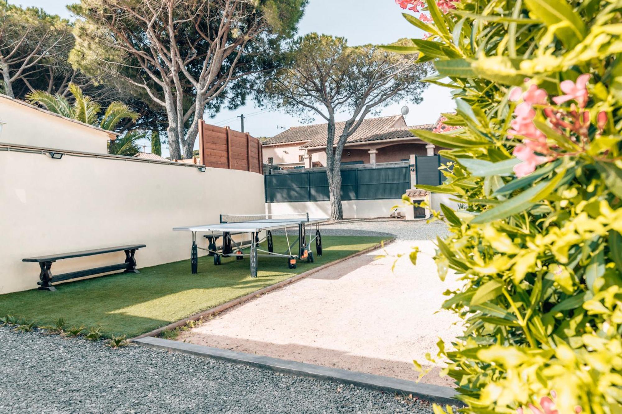 Reve D'Azur, Mazet En Bord De Mer, Parking, Piscine Partagee, Terrasse Bbq & Draps Inclus La Nartelle, 1 Salon, 1 Chambre, 1 Cuisine , 1 Sdb Σαιντ-Μαξίμ Εξωτερικό φωτογραφία