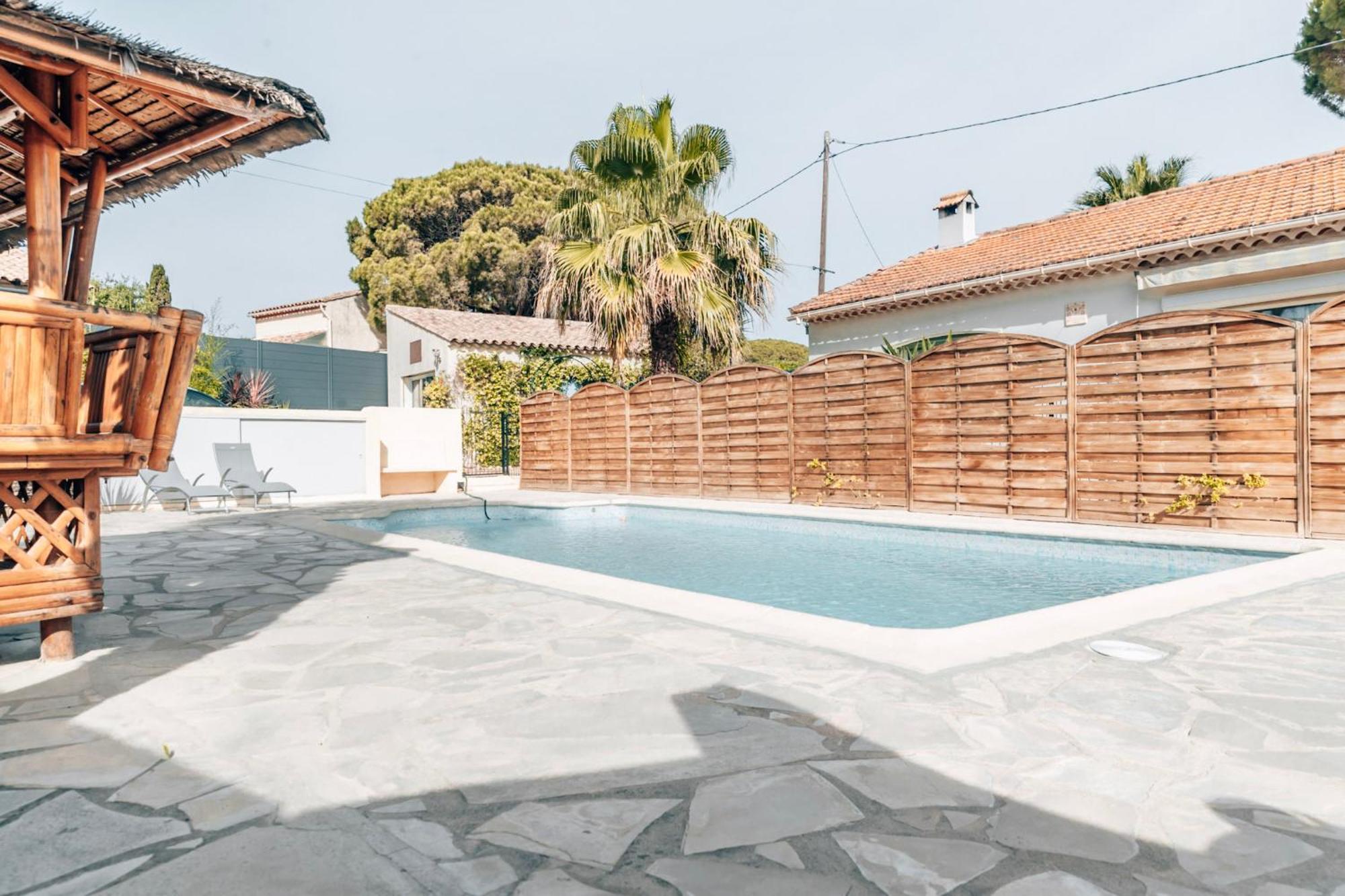 Reve D'Azur, Mazet En Bord De Mer, Parking, Piscine Partagee, Terrasse Bbq & Draps Inclus La Nartelle, 1 Salon, 1 Chambre, 1 Cuisine , 1 Sdb Σαιντ-Μαξίμ Εξωτερικό φωτογραφία